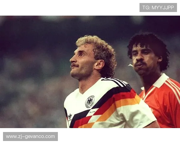 巴西世界杯经典瞬间 老爷爷激动的眼神见证足球的魅力与激情