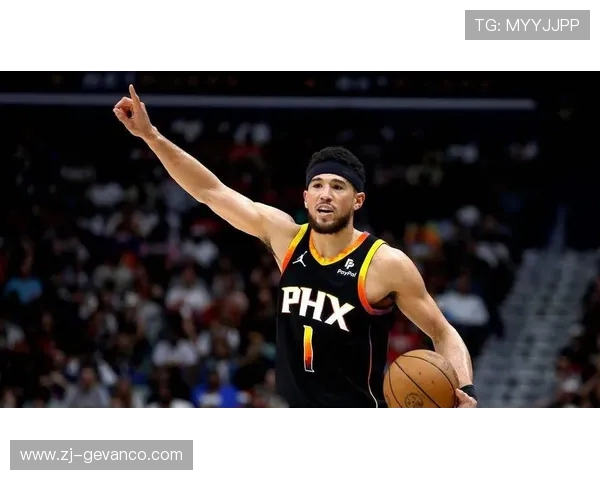 布克臀部再度受伤缺席比赛古德温下半场替补首发出战